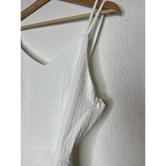 Commense White Criss Cross Backless Mini Dress M NWT - Picture 4 of 10